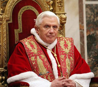 Le pape démissionne