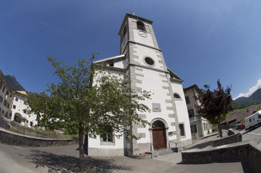 Aigle au fil des églises