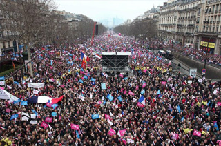 La détermination du président fragilise la démocratie