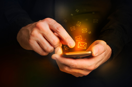 Le mobile, un trentenaire qui veut rivaliser avec Dieu