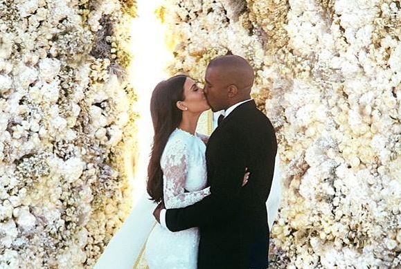 Kim Kardashian et Kanye West mariés par un pasteur