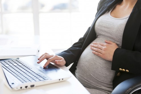 Devenir mère et travailler