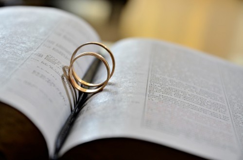 Bénir les couples homosexuels ?