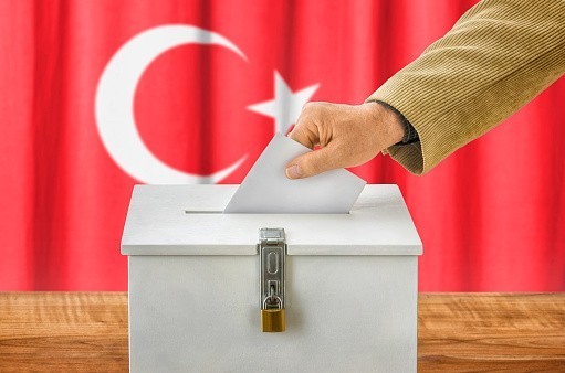Turquie : quatre chrétiens entrent au parlement