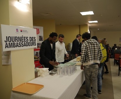 Des rugbymen professionnels au service des personnes en difficulté