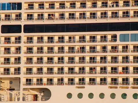 Le paquebot "Harmony of the Seas", une ville flottante artificielle