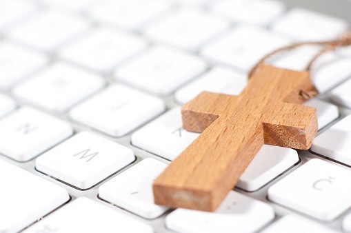 Au travail, chacun porte sa croix