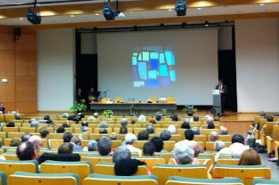 Les relations internationales au synode