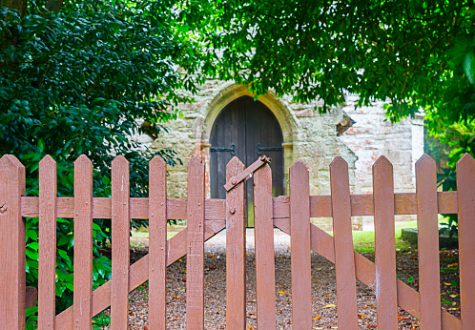 La France, les attentats, et la sécurité des Églises