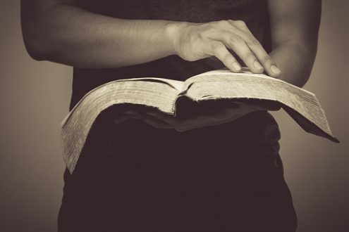 États-Unis : la Bible de plus en plus contestée dans les établissements scolaires