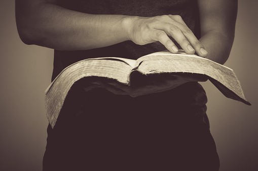 États-Unis : la Bible de plus en plus contestée dans les établissements scolaires