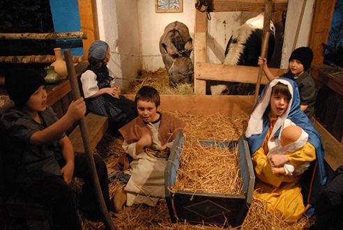 Les enfants, le temple et la dinde