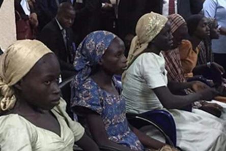 Nigéria : 21 filles de Chibok réunies à leur famille