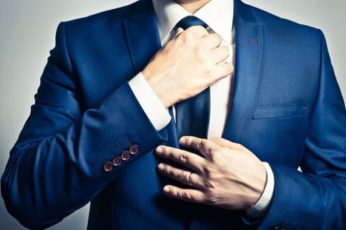 Coup de patte aux… costards !