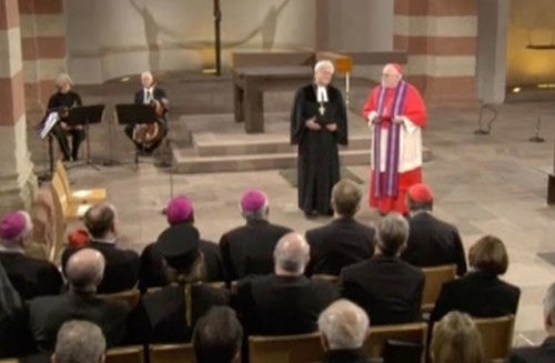 Une célébration de réconciliation entre protestants et catholiques, en présence d'Angela Merkel