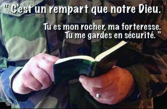 Au garde à vous avec les militaires protestants
