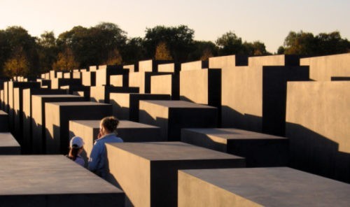 Les visiteurs sur les lieux de mémoire