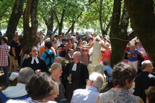 Prier sur la voie publique en France