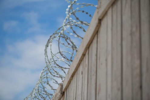 Comment lutter contre la radicalisation en prison ?