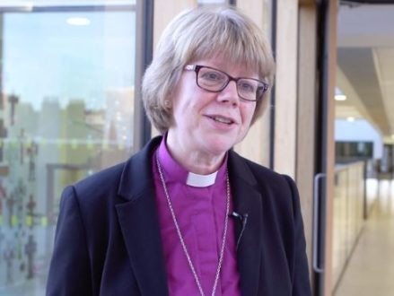 Egalité hommes-femmes dans les Eglises : encore un effort !