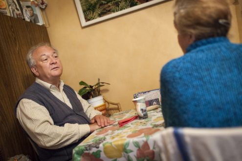 Canicule : prendre soin des personnes âgées isolées
