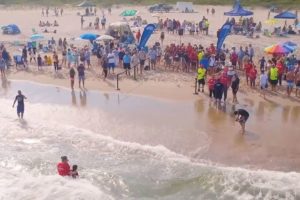 Des baptêmes sur l’une des plus belles plages des États-Unis