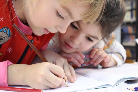 Tous différents pour apprendre