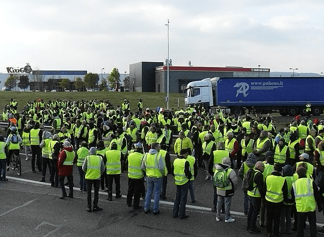 Sur la route les gilets jaunes
