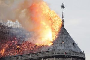 Notre-Dame : Ô flammes, Ô espérance