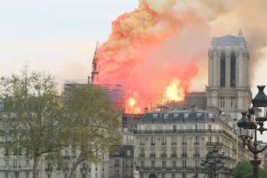 La cathédrale Notre-Dame ravagée par un incendie