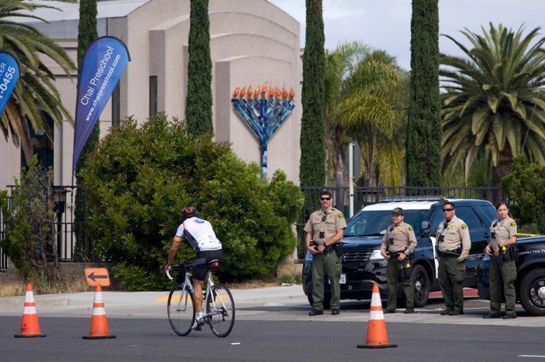 Fusillade dans une synagogue à San Diego : la haine est de retour