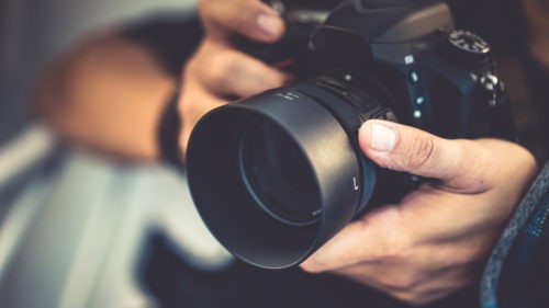 Au-delà du photojournalisme ; le travail de symbolisation
