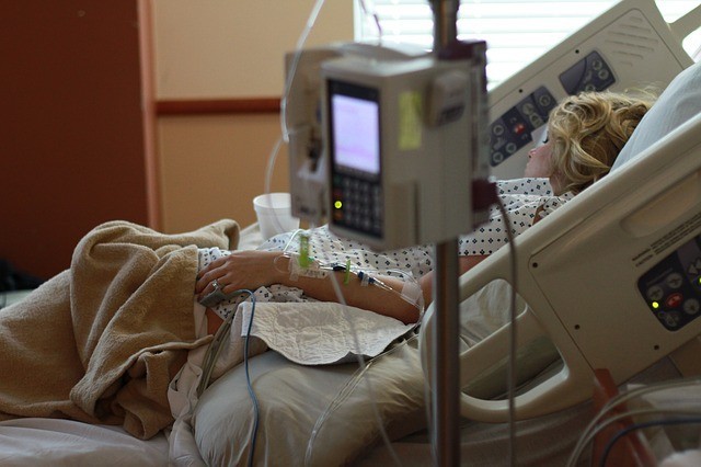 Hôpital : “Moins de malades, mais des pathologies plus lourdes”