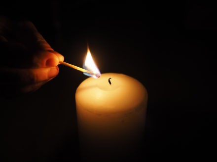 Une lumière plus forte que les ténèbres