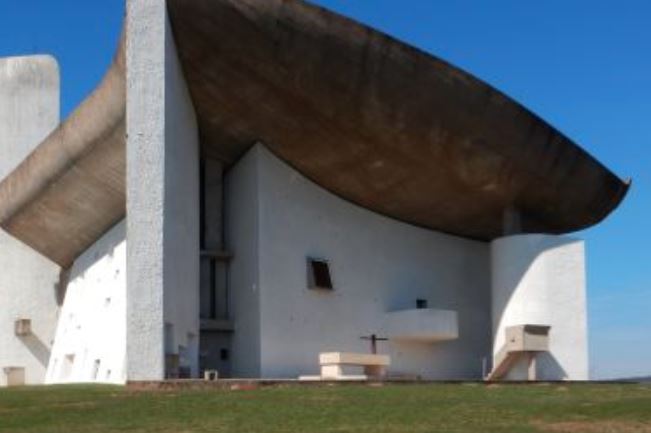 La chapelle de Le Corbusier à Ronchamp (1950-1955)
