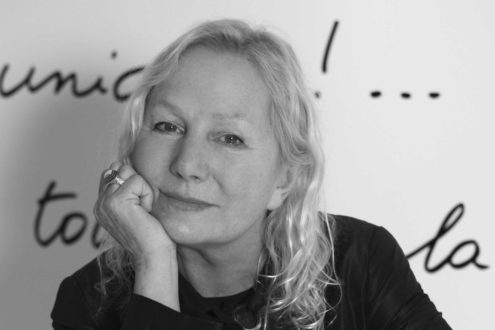 Agnès b, un cardigan iconique et une fondation