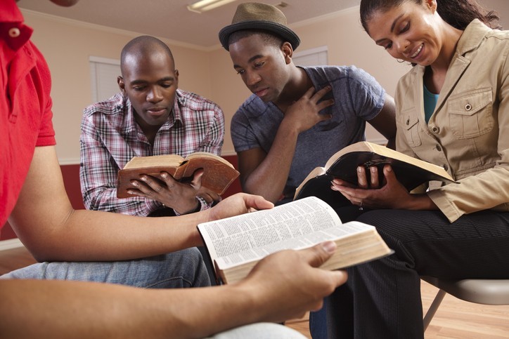 Culte participatif lire la Bible