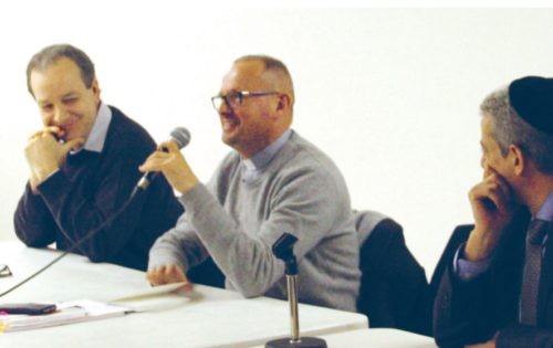 Le pasteur Serge Wüthrich en compagnie de prêtre, rabbin