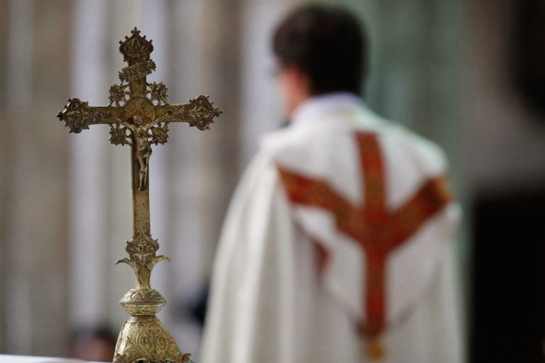 Prêtres mariés : le pape François a fait machine arrière