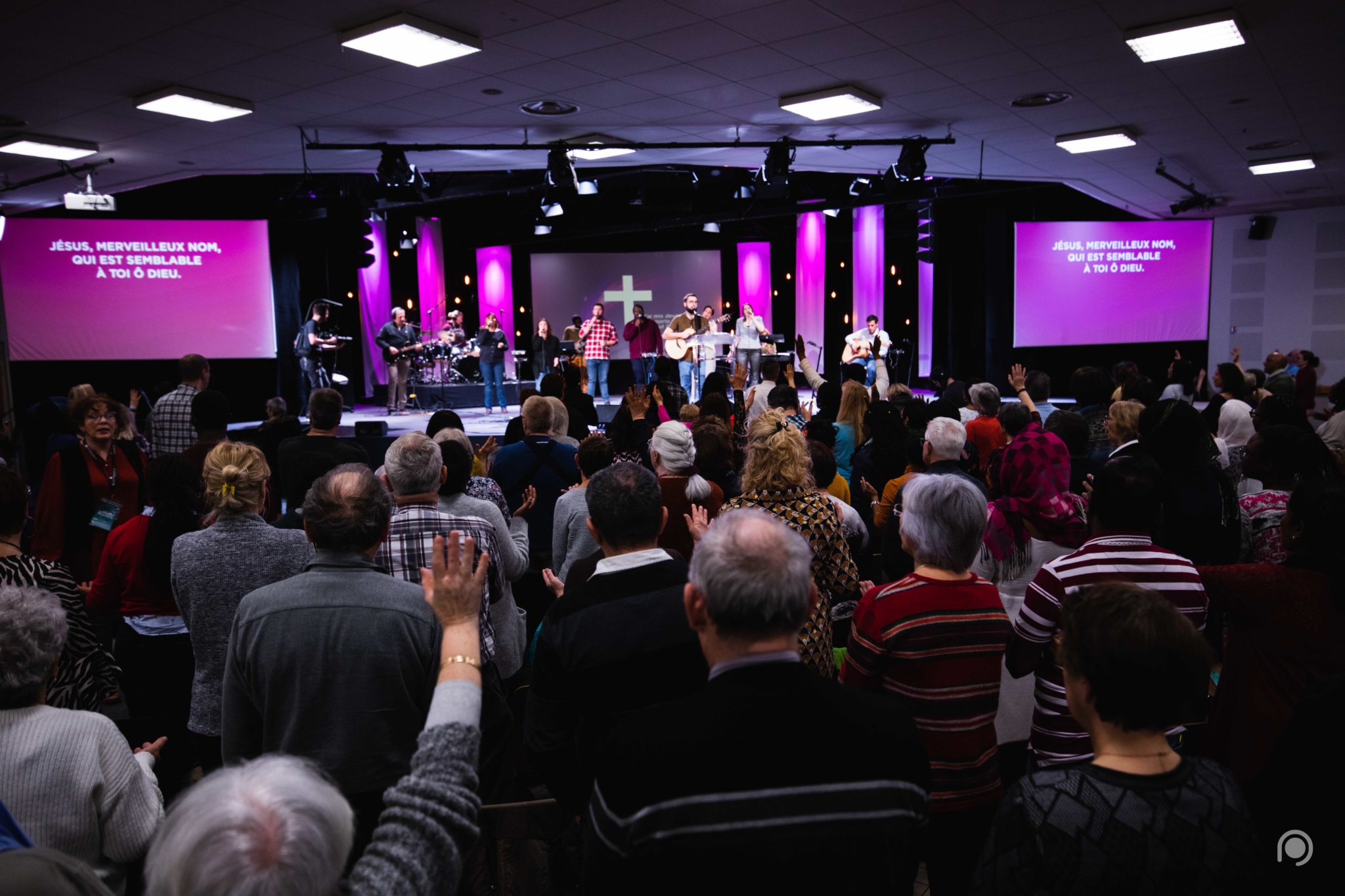 Porte ouverte les évangéliques réagissent aux attaques Regards protestants Porte ouverte les évangéliques réagissent aux attaques Regards protestants