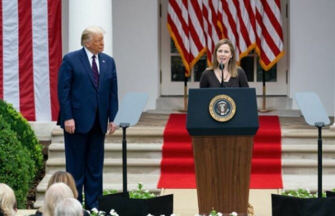 Amy Coney Barrett, une juge catholique à la Cour Suprême