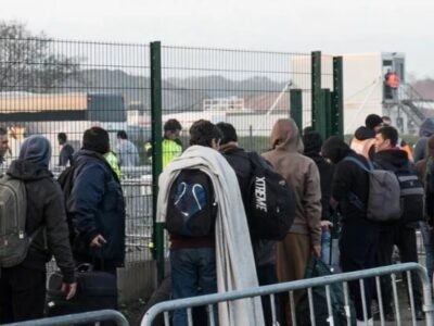 Au moins 31 migrants morts dans un naufrage au large de Calais