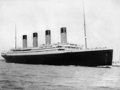 e Titanic à Southampton le 10 avril 1912