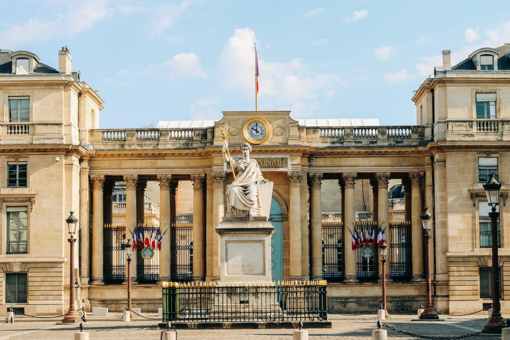 Assemblée nationale © Eddie Junior, Unsplash