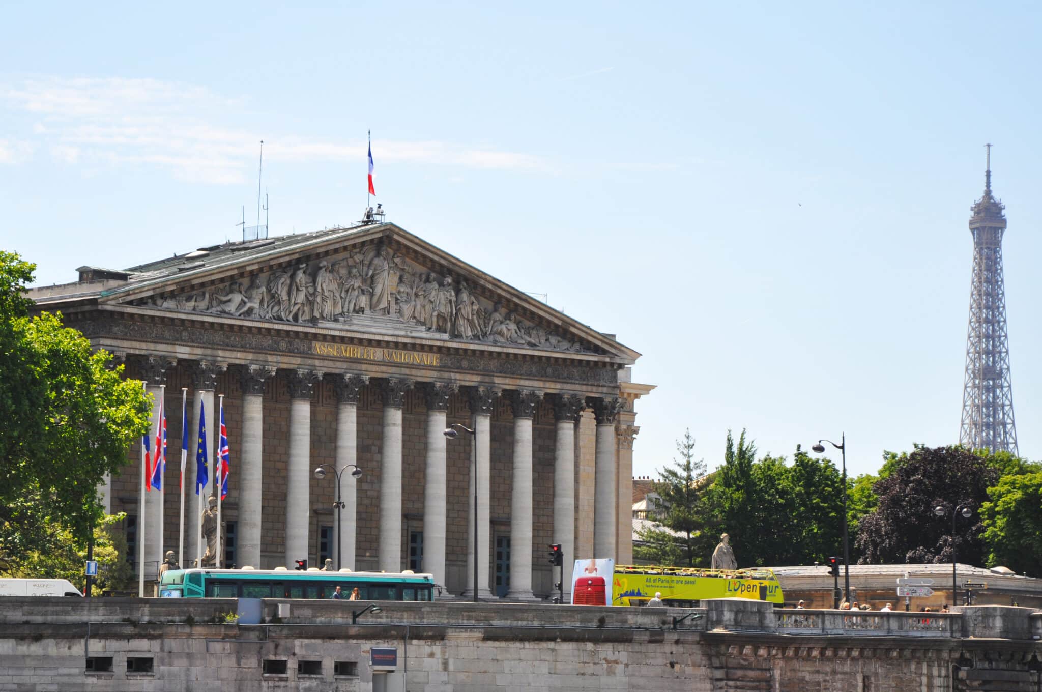 Loi Immigration Le Texte Adopté Fracture Au Sein De La Majorité Regards Protestants 8666